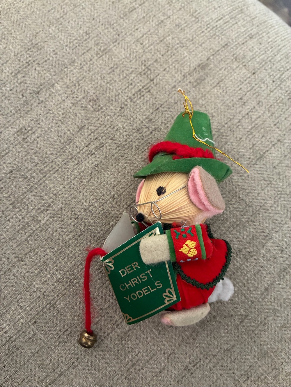 Kurt S Adler 5” Mouse Holds Der Christmas Yodels Book Christmas Ornament